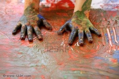 4170173-mani-di-pittura-per-bambini-artista-multi-colore-con-le-dita